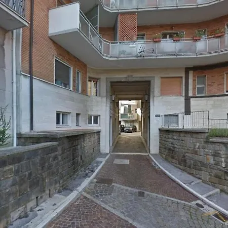 Apartment Tiny *